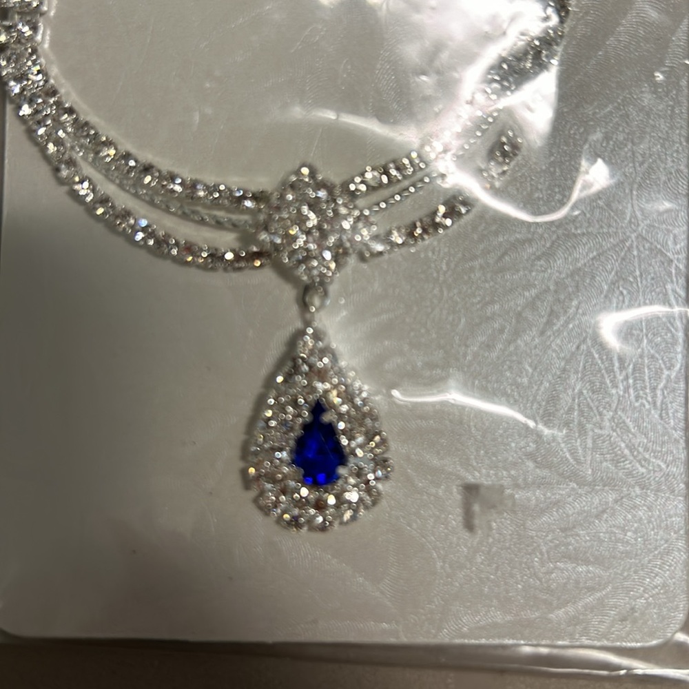 NEW IN PACKAGE Prom/evening wear jewelry (looks like blue sapphire/diamond) - Picture 4 of 7